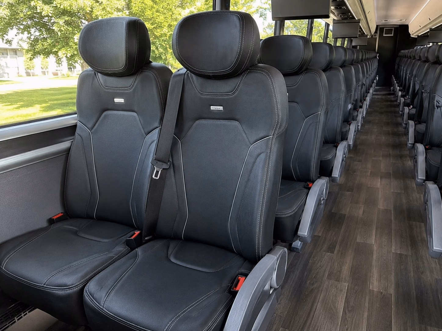 shuttle your wedding guests between brownsville hotels and your ceremony venue